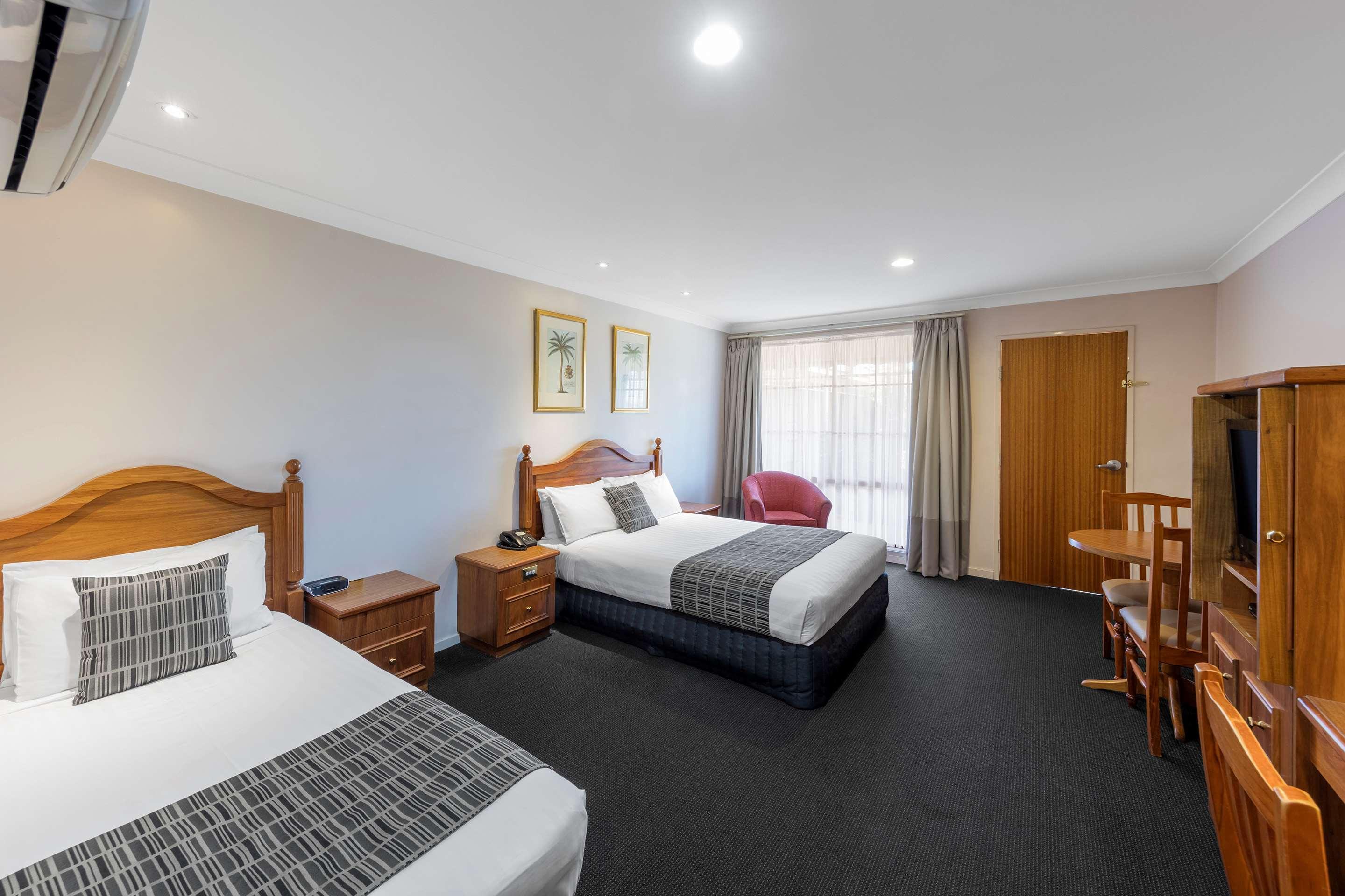 Best Western Ambassador Motor Inn & Apartments Уогга-Уогга Экстерьер фото