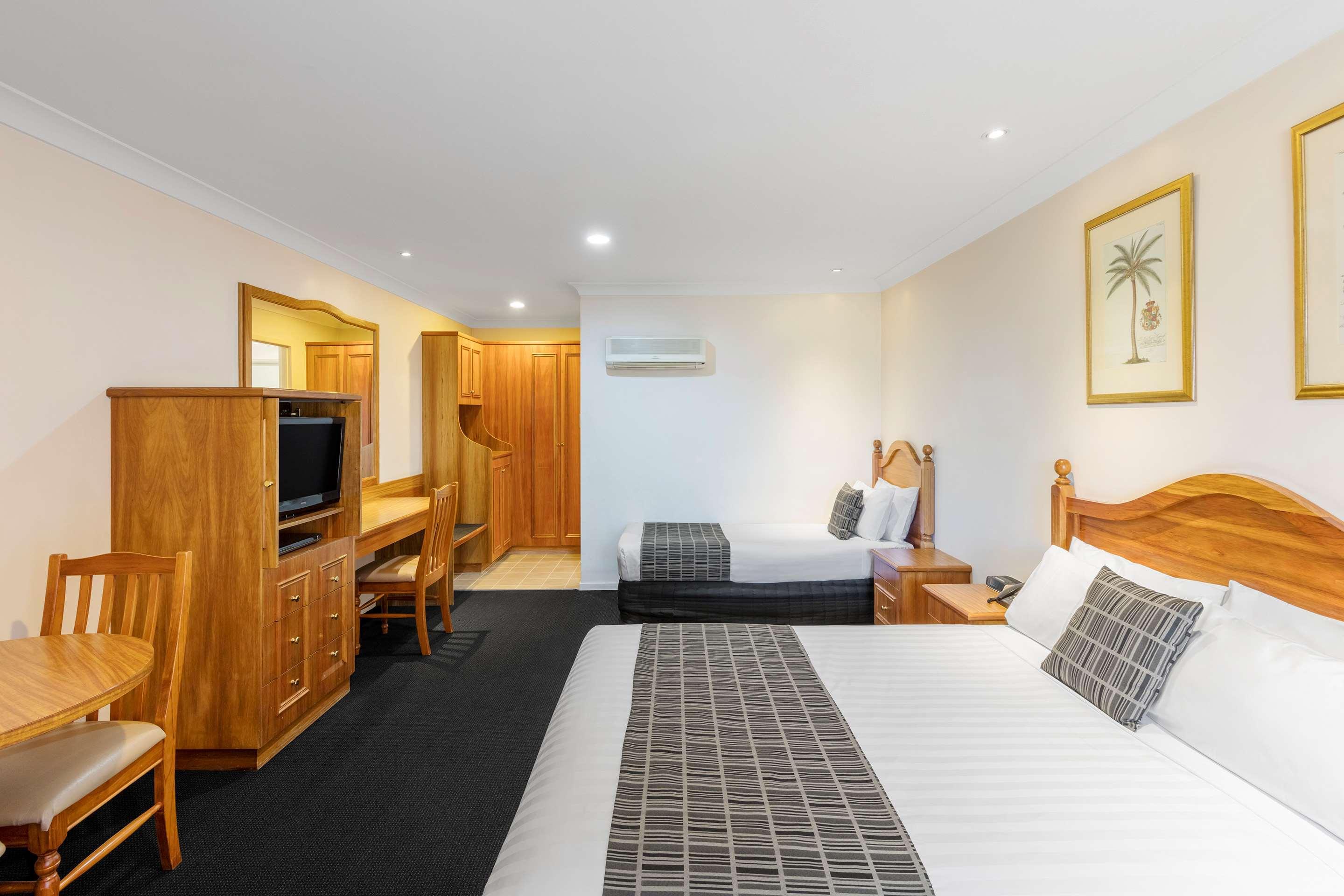 Best Western Ambassador Motor Inn & Apartments Уогга-Уогга Экстерьер фото
