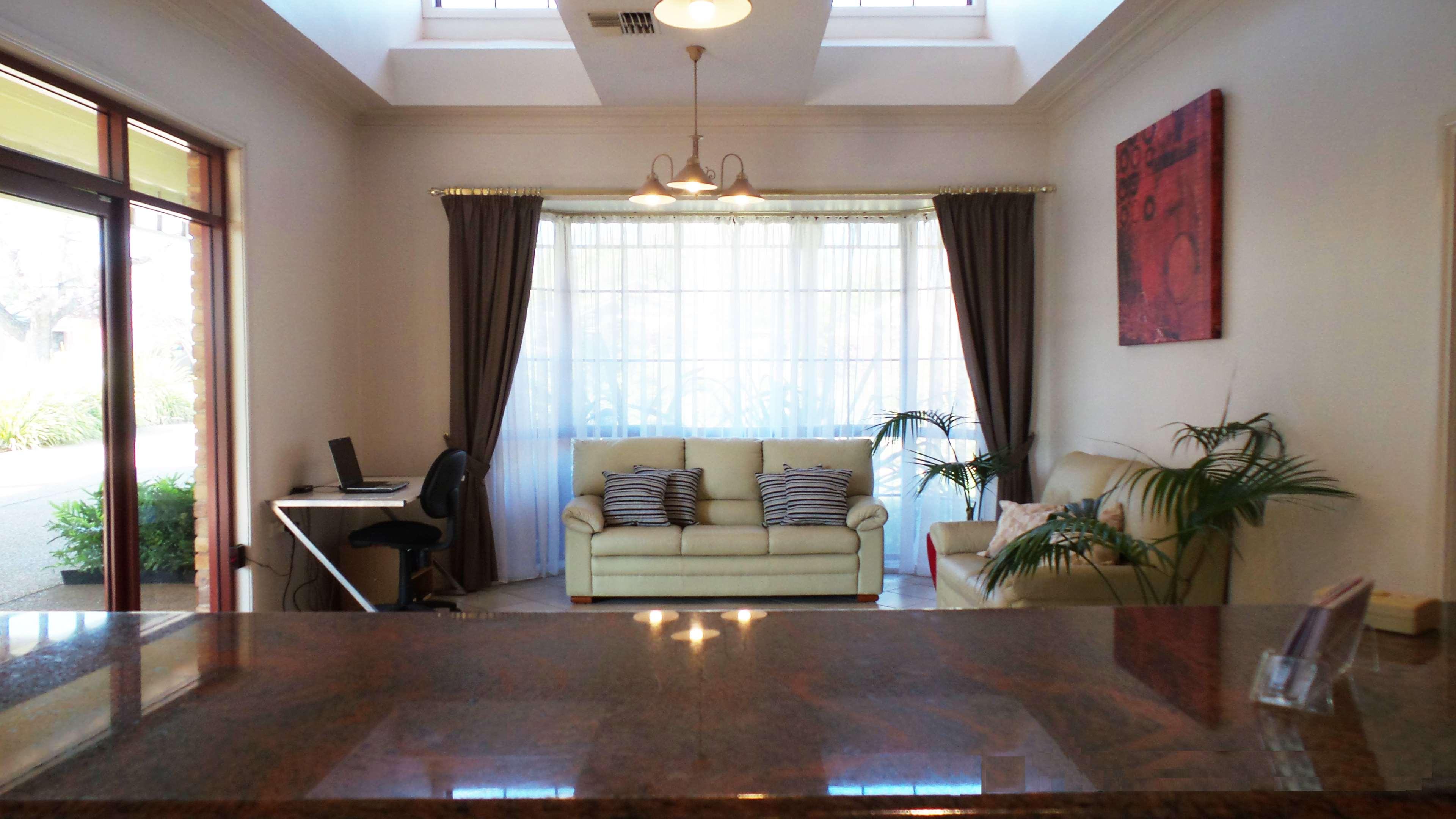 Best Western Ambassador Motor Inn & Apartments Уогга-Уогга Экстерьер фото