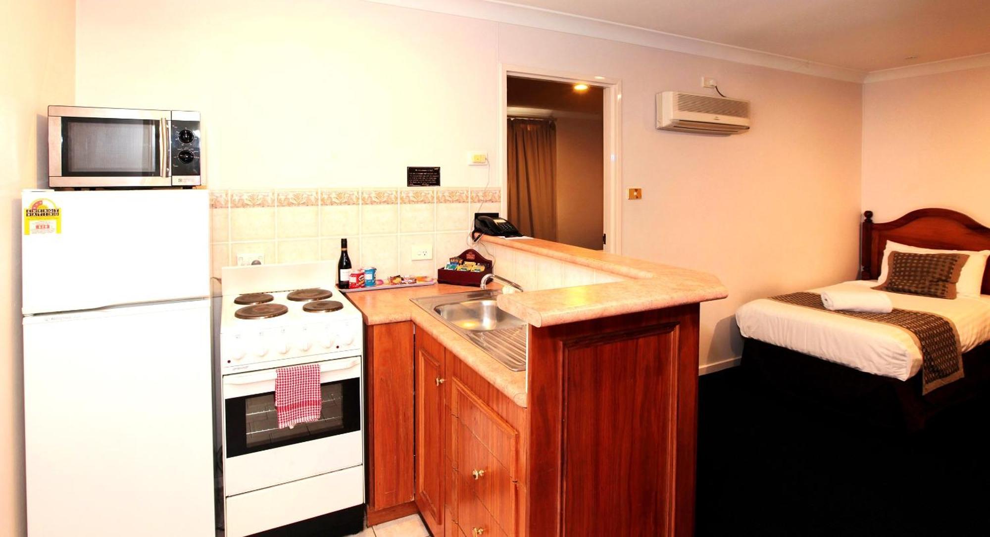 Best Western Ambassador Motor Inn & Apartments Уогга-Уогга Экстерьер фото
