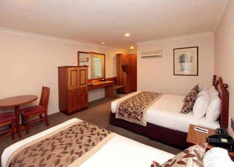 Best Western Ambassador Motor Inn & Apartments Уогга-Уогга Экстерьер фото