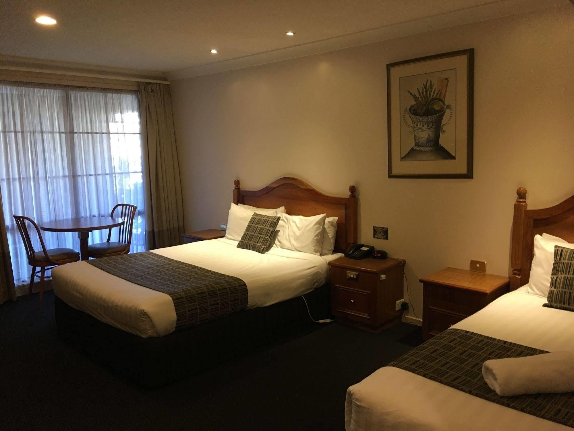 Best Western Ambassador Motor Inn & Apartments Уогга-Уогга Экстерьер фото