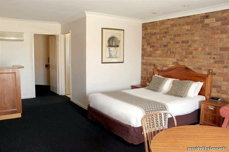 Best Western Ambassador Motor Inn & Apartments Уогга-Уогга Экстерьер фото