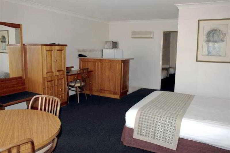 Best Western Ambassador Motor Inn & Apartments Уогга-Уогга Экстерьер фото